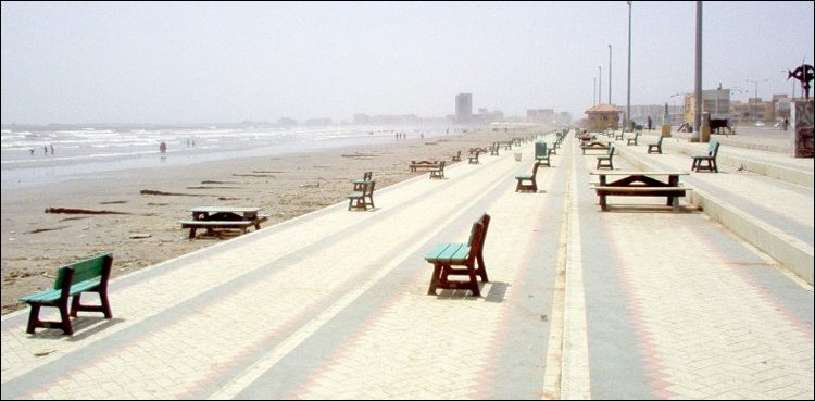 Sea breeze returns to Karachi before another severe weather spell