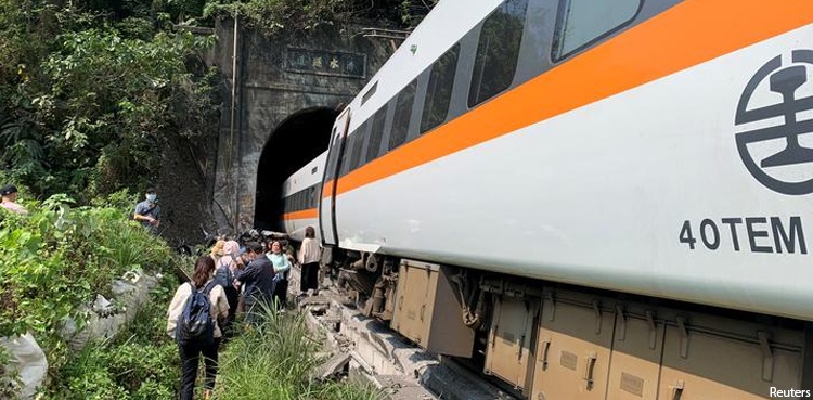 taiwan train crash rail tragedy derail tunnel