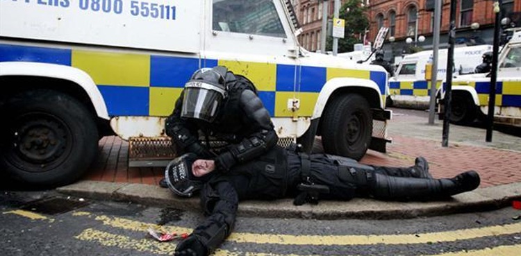 northern ireland police clashes belfast protest