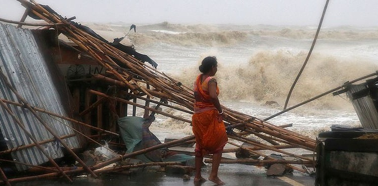 Cyclone Yaas destroys homes in India, forces airport closure