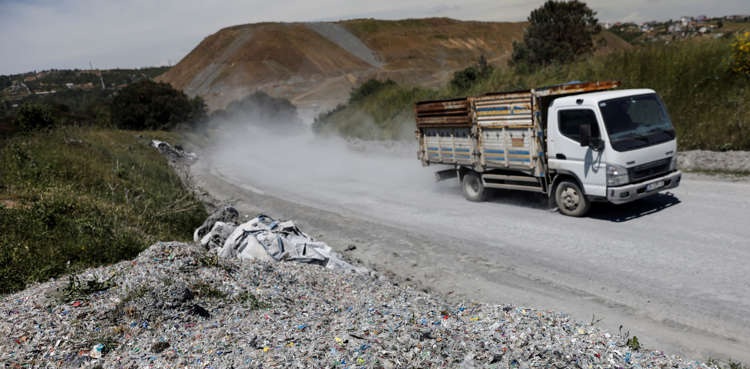 Turkey bans most plastic imports