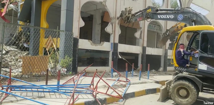 Aladin Park encroachments: KMC demolishes shopping mall's corridor,  entrance gate