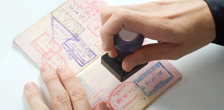 Oman-expats-visit-visas-work-permit