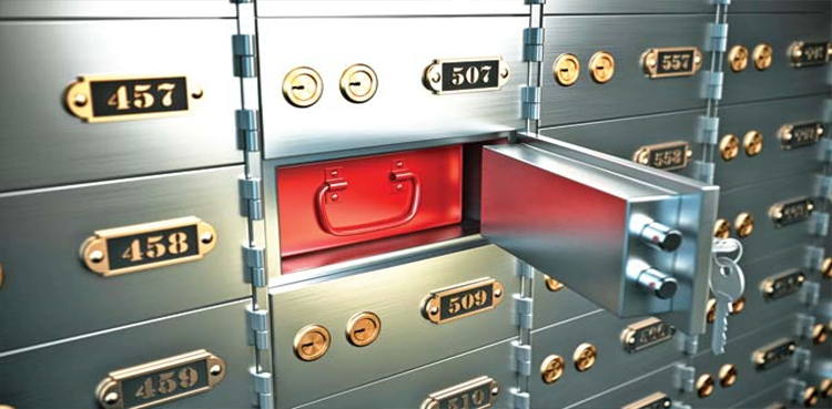 valuables stolen, bank locker, Karachi