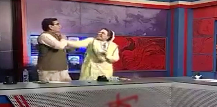 qadir mandokhel firdous ashiq awan police complaint tv fight viral video