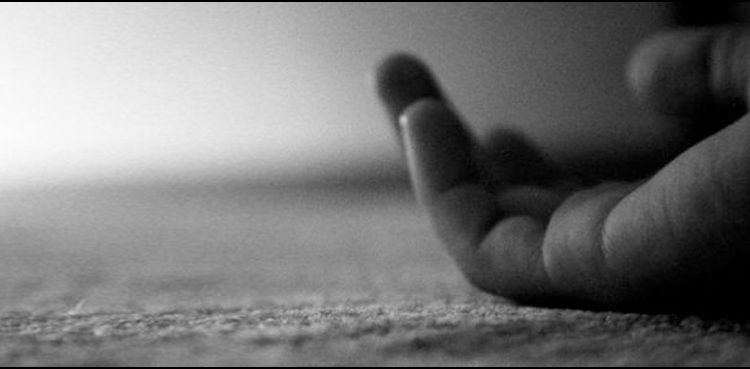 shikarpur strangled body found