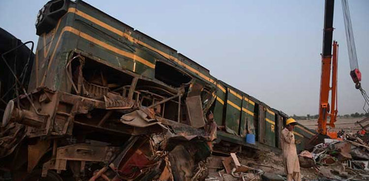 pakistan railways ghotki train accident investigation