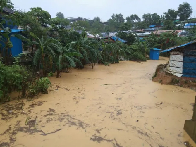 bangladesh floods rohingya camps landslides