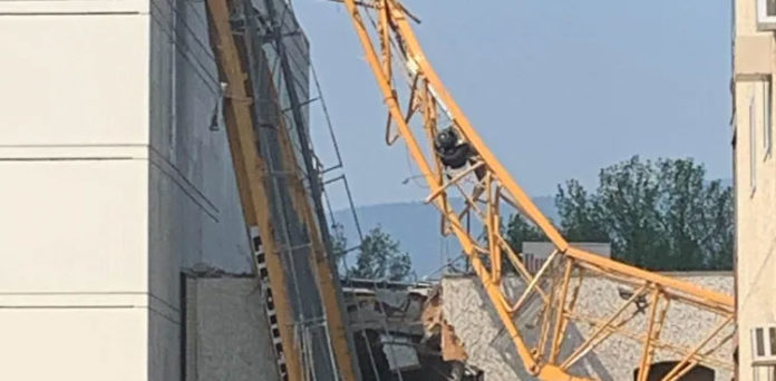 canada-several-killed-crane-collapse