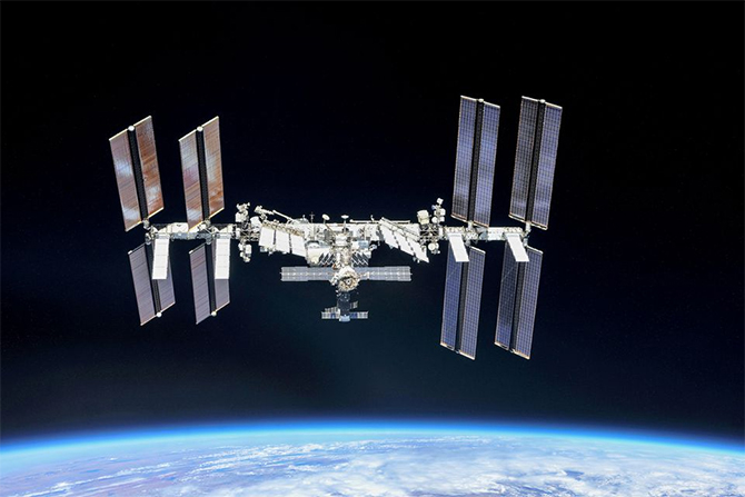 international space station iss space junk us launch vehicle