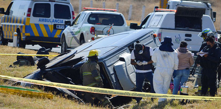 mexico-highway-accident-13-dead