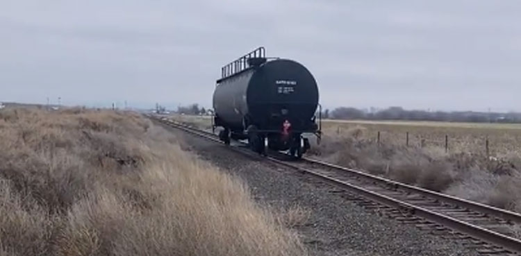 train, rail car, viral, video,