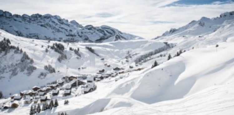 Nine dead as a hundred avalanches hit Austria