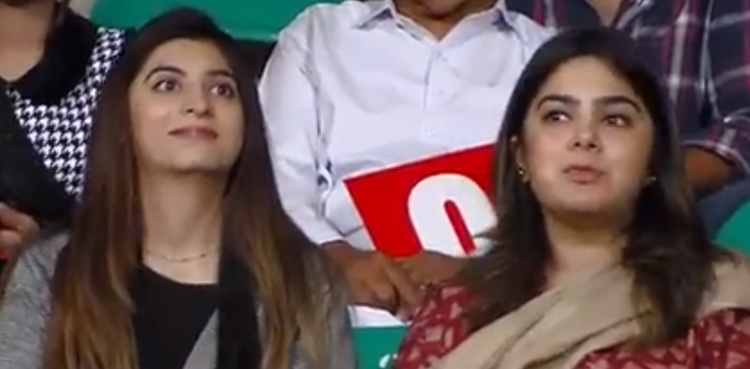 female fans, psl 7, psl 2022, psl matches, psl, viral video