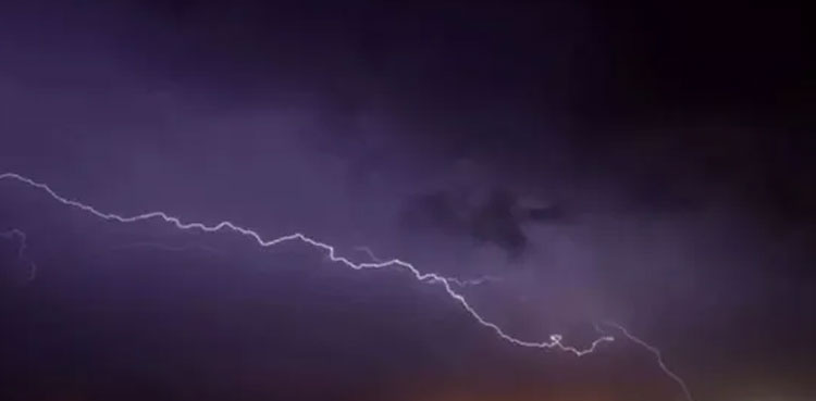 Lightning bolt stretching 768-km in US sets new world record