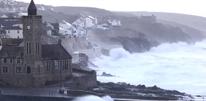 French Reunion Island, high alert, major storm hits