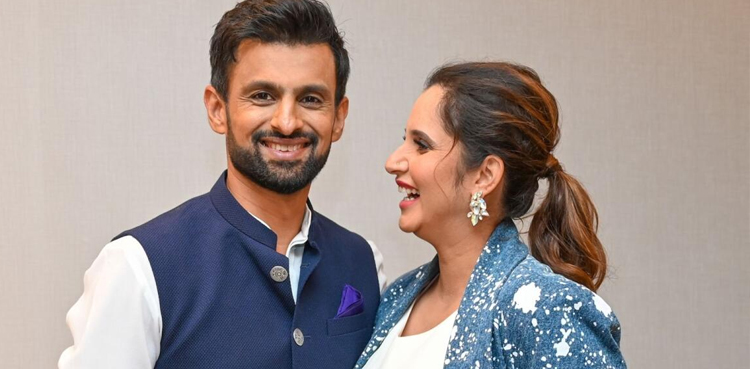 Sania Mirza, congratulates, Shoaib Malik, bottle washing