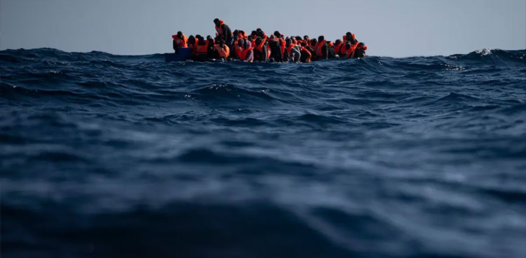 50 missing, migrant boat sinks, Greece