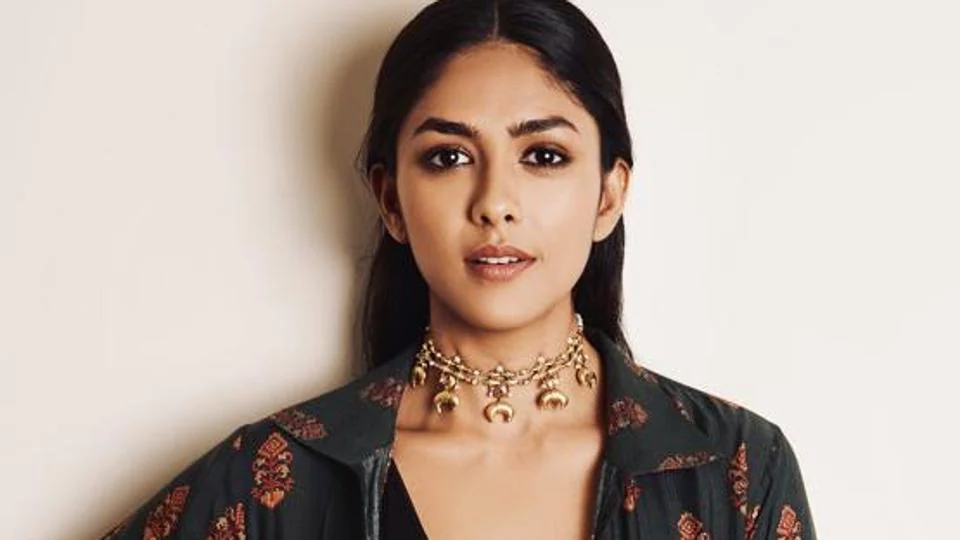 Mrunal Thakur, Bollywood actor, Jersey, Shahid kapoor