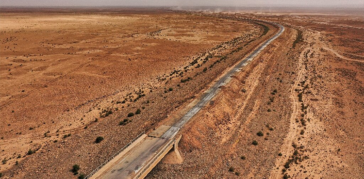 Iraq, irrigation reservoir, Lake Hamrin