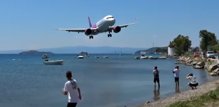 aircraft, skiathos airport, skiathos, low landing, landing,