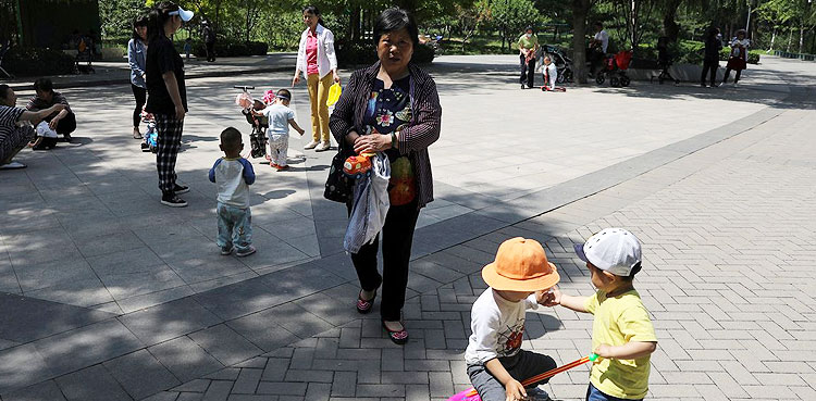 China’s population, drops for first time