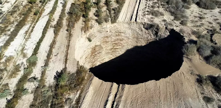 mysterious, sinkhole, chile, mysterious, mysterious sinkhole,