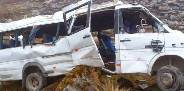 Tourist bus crash, Machu Picchu, Peru