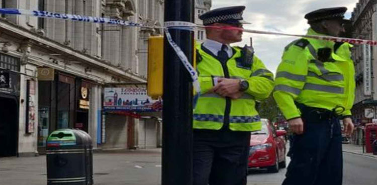 london-police-officers-stabbed