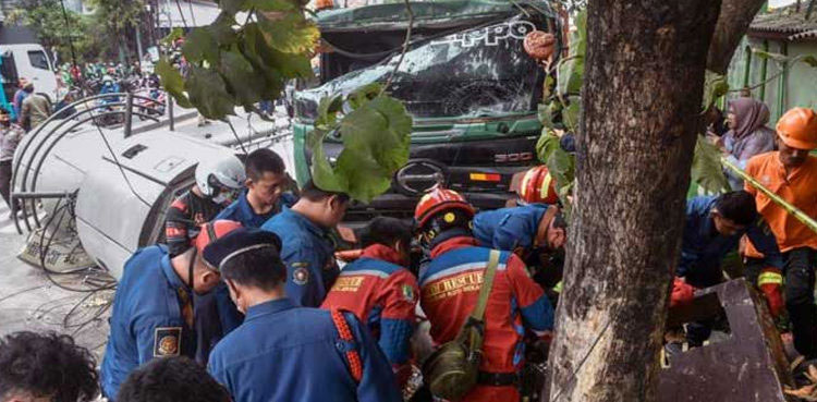 ten-killed-indonesia-truck-school