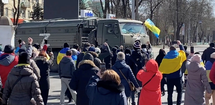 Pro-Moscow force, Ukraine, Kherson evacuation