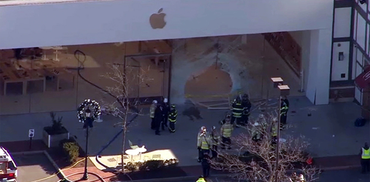 Apple store car crash, Boston car crash