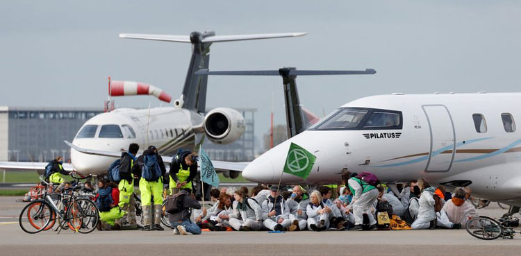 climate-activists,-private-jet