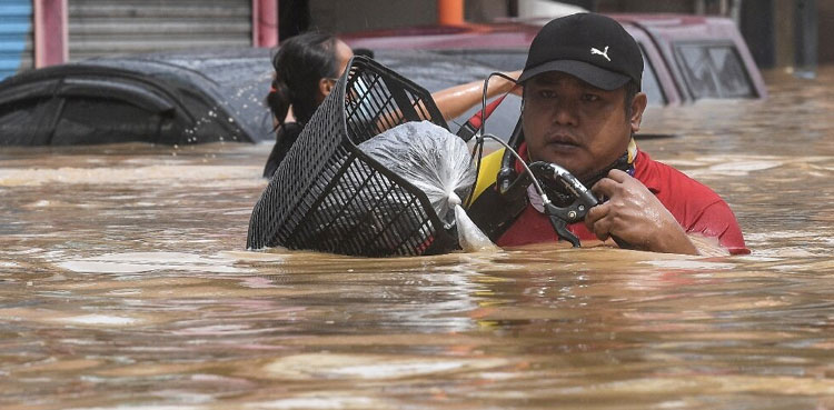 Death toll from Philippine floods, landslides climbs to 33