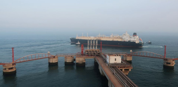 China shipyards feast on record LNG tanker orders as South Korea builders are full up