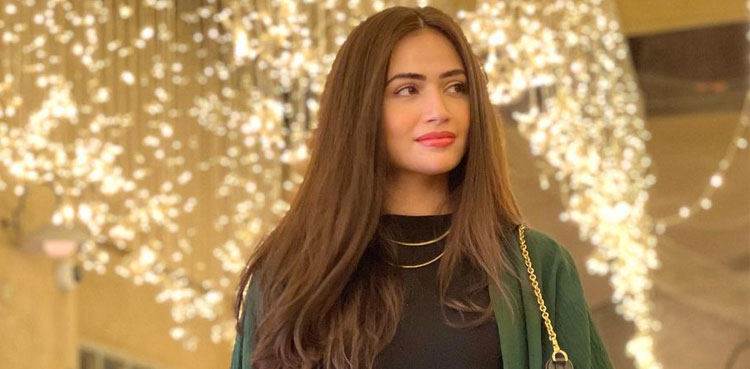 VIRAL: Sana Javed is a show stealer in latest pictures