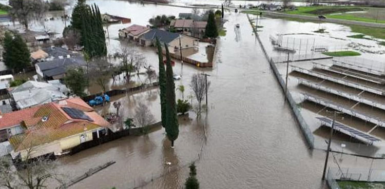 'Disastrous' flood warning in California as another storm hits