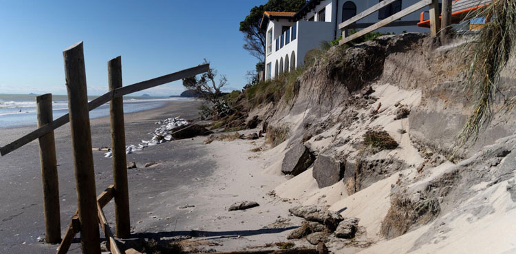 New Zealand seeks international help as cyclone cripples North Island