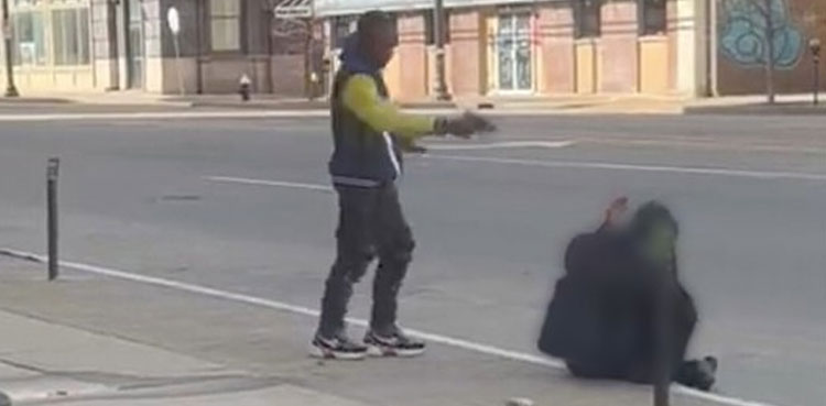 VIRAL: Man kills homeless person in broad daylight in US
