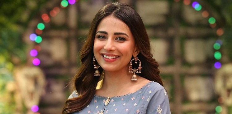 ushna shah hair