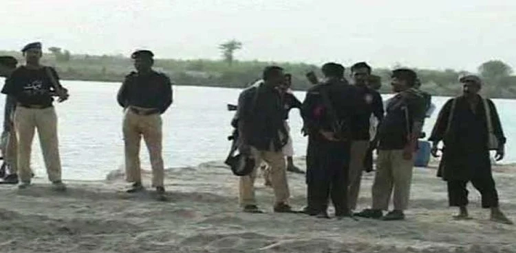 Five policemen abducted by dacoits in katcha area