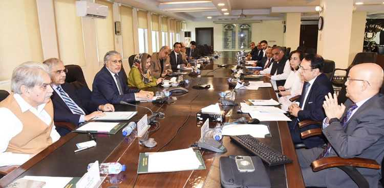 Ishaq Dar, FBR chairman hold meeting to discuss budget proposals