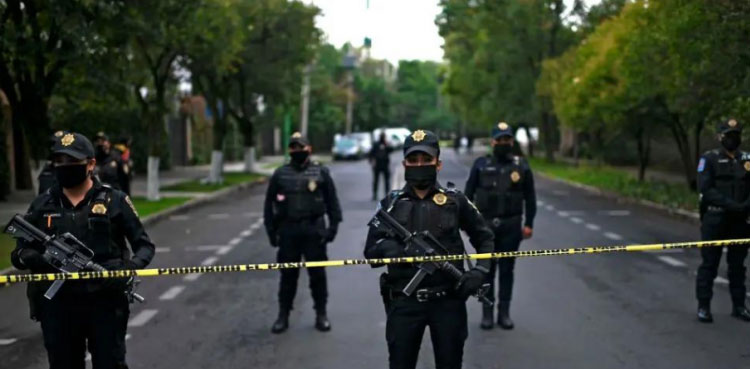 Five charred bodies, Mexico