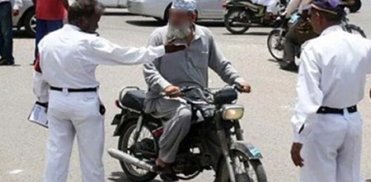 Traffic police decide to launch digital challan system in Karachi