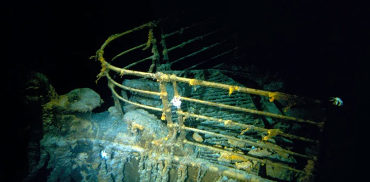 Rescue teams race to find submersible missing near Titanic wreck