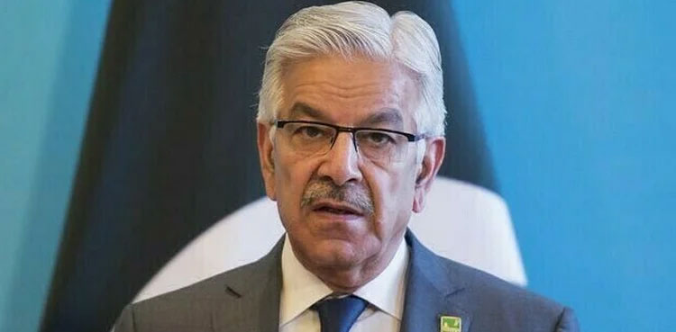 Khawaja Asif asks Miftah Ismail to table reservations at party forum