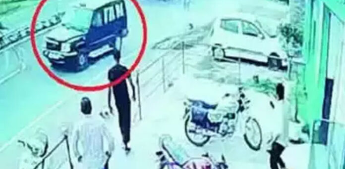 WATCH Vehicle belonging to police officer kills man