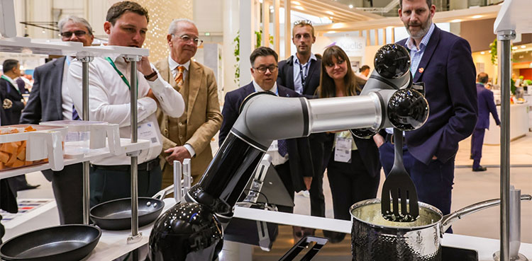 Cooking robot unveiled at World Travel Catering & Onboard Services Expo