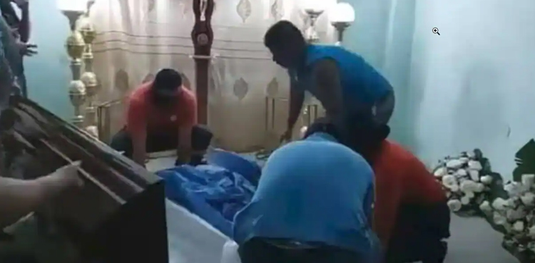 Woman wakes up in coffin, viral video