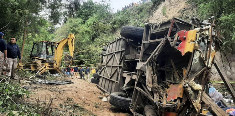 29 killed after bus plunges off road in Mexico